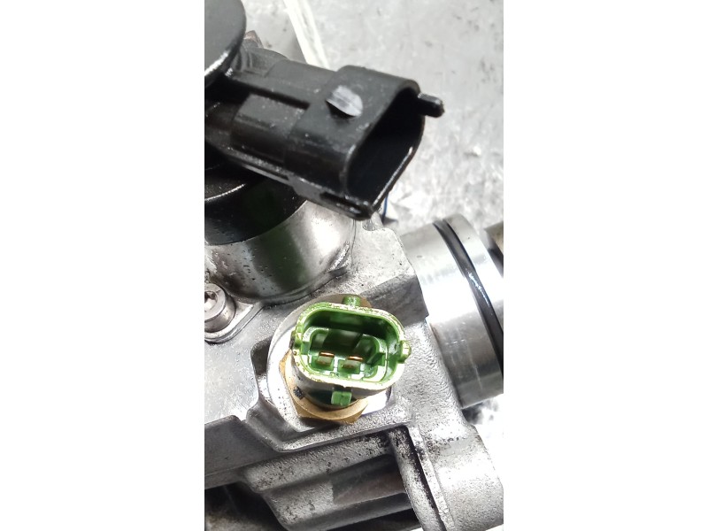 Recambio de bomba inyeccion para land rover discovery v (l462) 2.0 sd4 4x4 referencia OEM IAM G4D39B395BA 0445010754 BOSCH