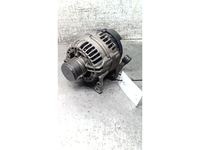 Recambio de alternador para audi a3 (8l1) 1.9 tdi referencia OEM IAM 038903023L 0124325001 90A