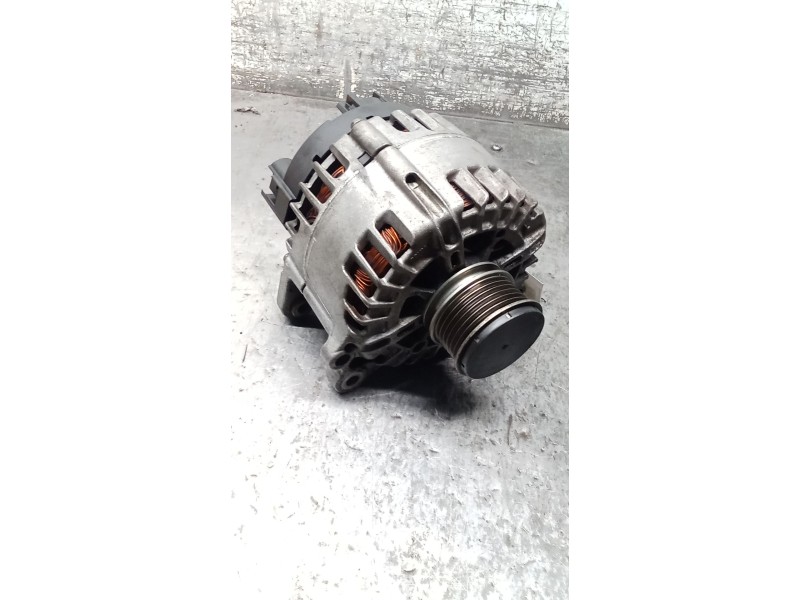 Recambio de alternador para seat leon (1p1) 1.6 tdi referencia OEM IAM 03L903023F  140A