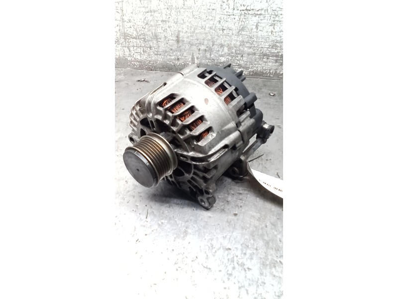 Recambio de alternador para seat leon (1p1) 1.6 tdi referencia OEM IAM 03L903023F  140A