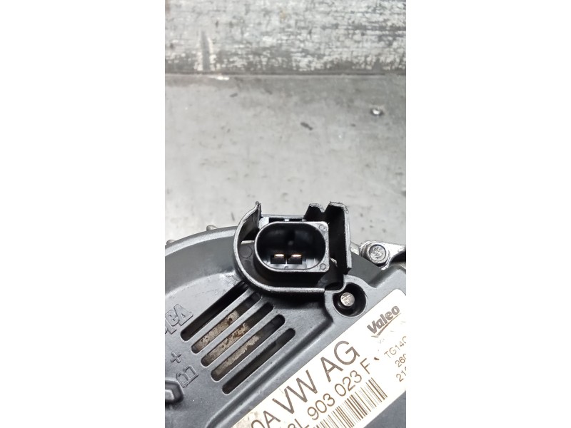 Recambio de alternador para seat leon (1p1) 1.6 tdi referencia OEM IAM 03L903023F  140A