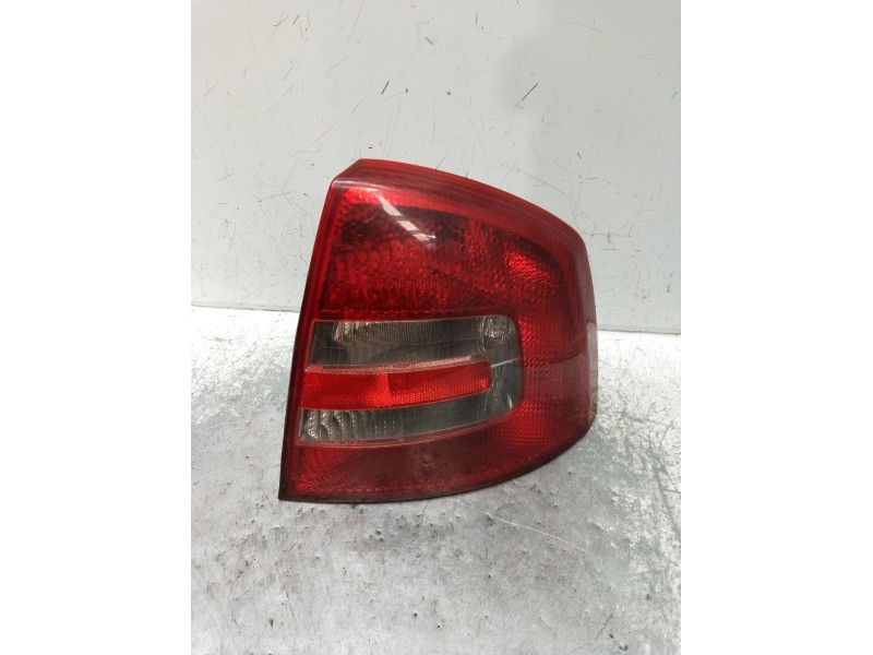 Recambio de piloto trasero derecho para skoda octavia ii (1z3) 1.9 tdi referencia OEM IAM   