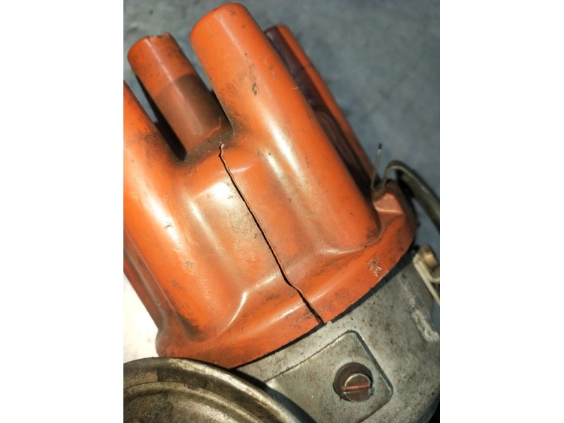 Recambio de delco para ford sierra berlina 2.3 d referencia OEM IAM 0237306050 831512100EA 