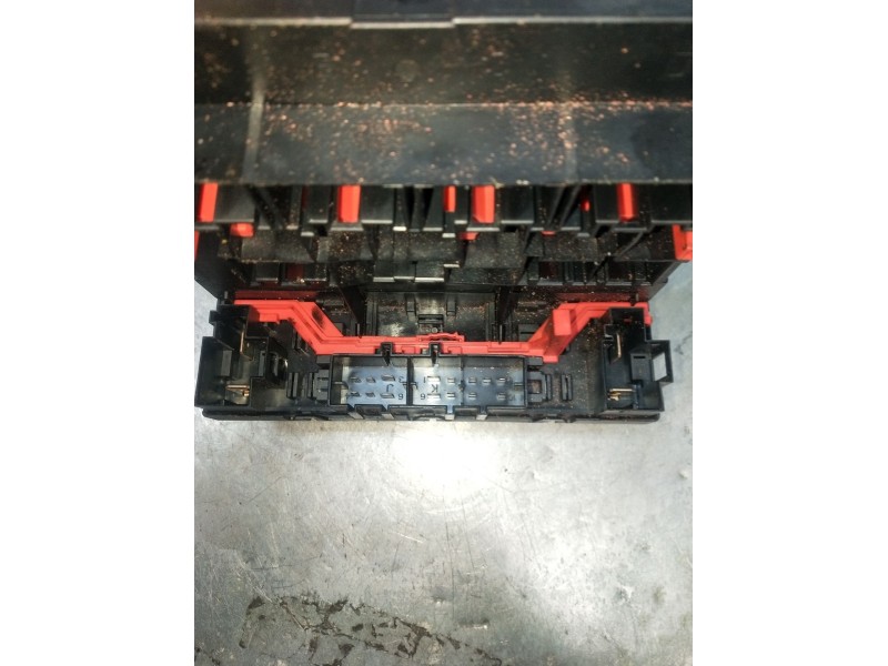 Recambio de caja reles / fusibles para skoda octavia ii (1z3) 1.9 tdi referencia OEM IAM 3C0937049AE 28068688 