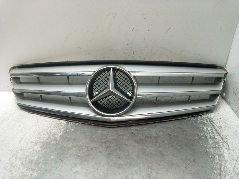 Recambio de rejilla delantera para mercedes-benz clase c (w204) c 220 cdi (204.002) referencia OEM IAM   
