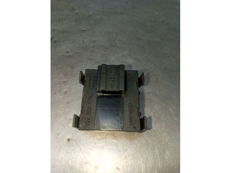 Recambio de mando elevalunas delantero izquierdo para audi a3 (8l1) 1.9 tdi referencia OEM IAM 8L0959851 3P 