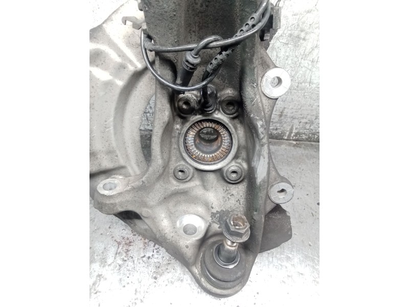 Recambio de mangueta delantera izquierda para bmw serie 5 touring (f11) 530d xdrive referencia OEM IAM   