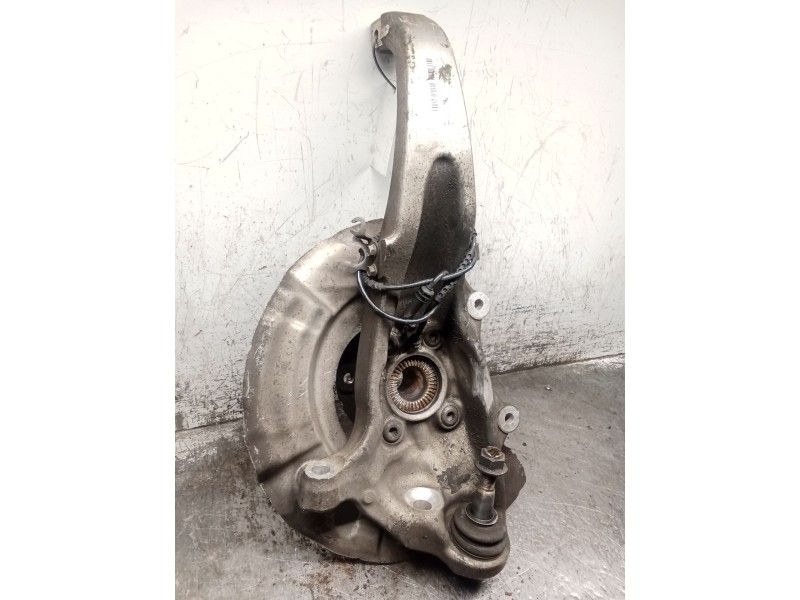 Recambio de mangueta delantera izquierda para bmw serie 5 touring (f11) 530d xdrive referencia OEM IAM   