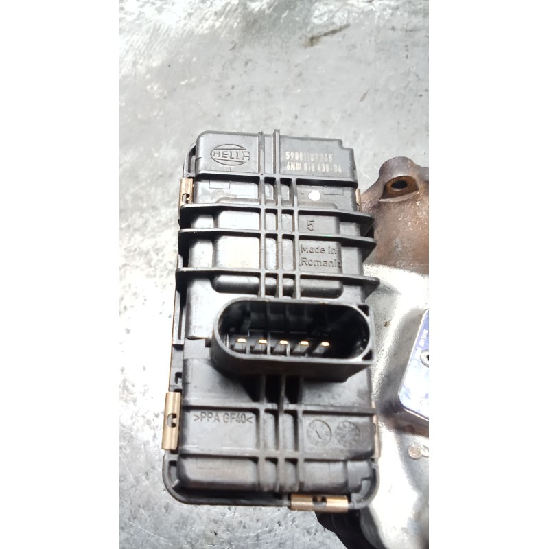 Recambio de turbocompresor para land rover discovery v (l462) 2.0 sd4 4x4 referencia OEM IAM 16359700006  