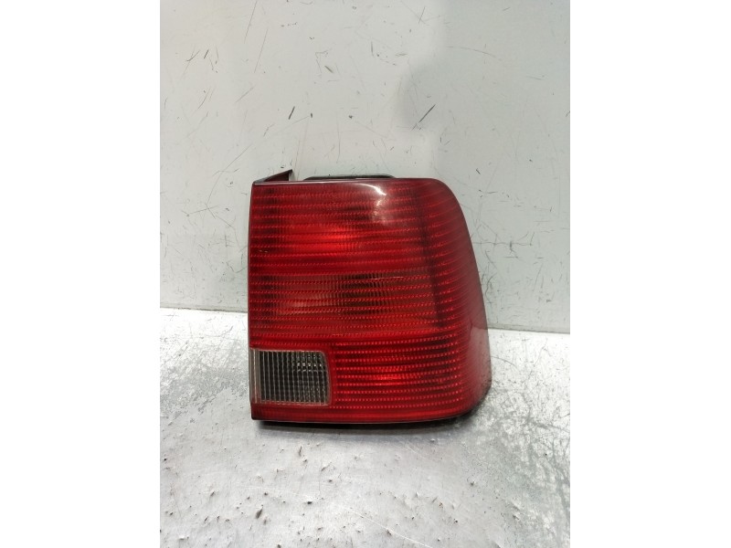 Recambio de piloto trasero derecho para volkswagen passat b5 (3b2) 1.9 tdi referencia OEM IAM   