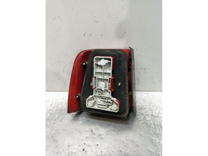 Recambio de piloto trasero derecho para volkswagen passat b5 (3b2) 1.9 tdi referencia OEM IAM   