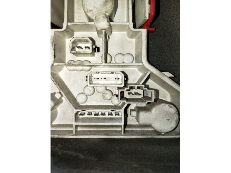 Recambio de piloto trasero izquierdo para volkswagen passat b5 (3b2) 1.9 tdi referencia OEM IAM   