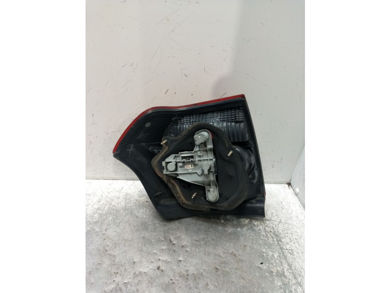 Recambio de piloto trasero derecho para toyota corolla (_e12_) 2.0 d-4d (cde120r_, cde120l_) referencia OEM IAM   