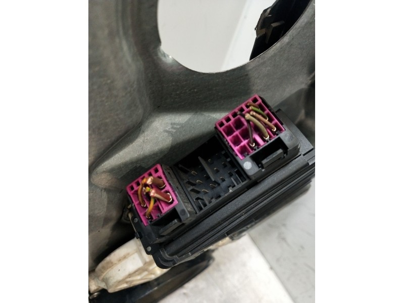 Recambio de elevalunas delantero izquierdo para seat ibiza iii (6l1) 1.9 tdi referencia OEM IAM 6Q2959802A 3P 