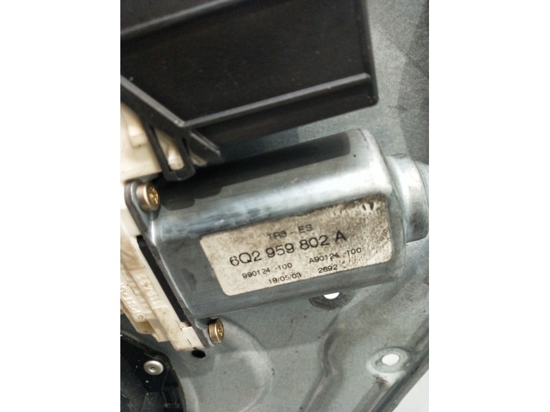 Recambio de elevalunas delantero izquierdo para seat ibiza iii (6l1) 1.9 tdi referencia OEM IAM 6Q2959802A 3P 