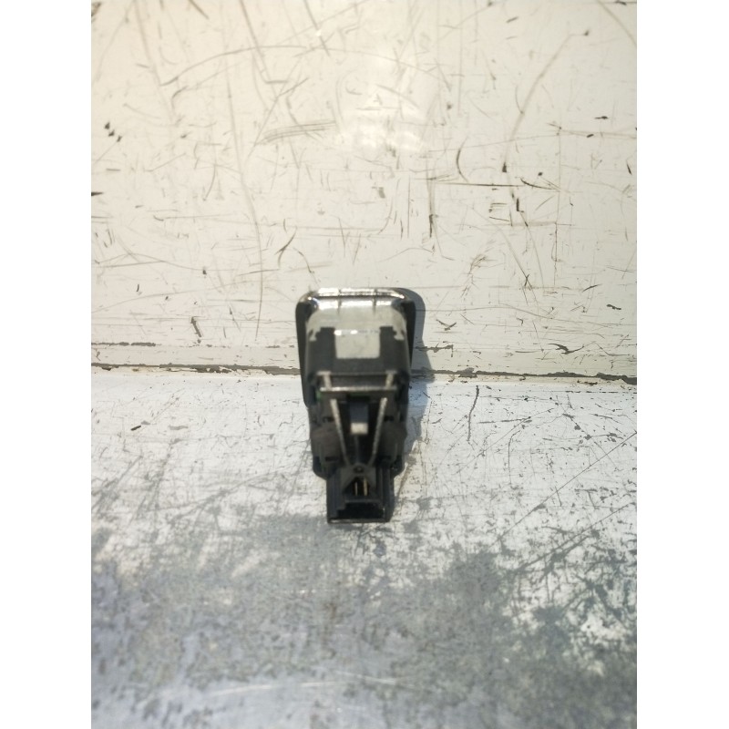 Recambio de mando elevalunas delantero derecho para mercedes-benz clase c (w204) c 220 cdi (204.002) referencia OEM IAM A2048700