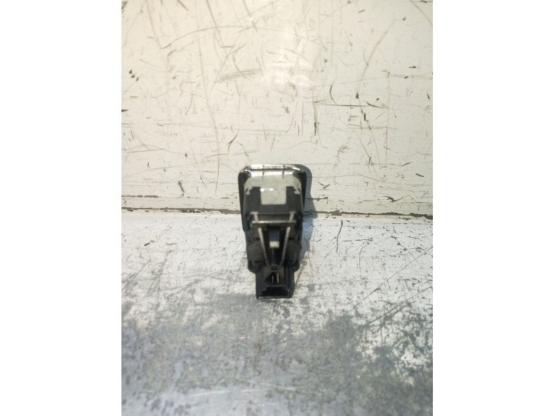 Recambio de mando elevalunas delantero derecho para mercedes-benz clase c (w204) c 220 cdi (204.002) referencia OEM IAM A2048700