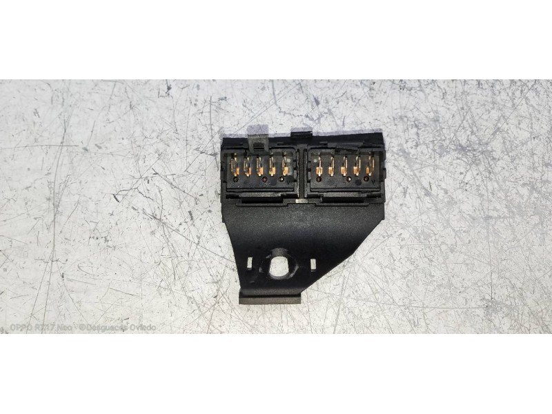 Recambio de mando elevalunas delantero izquierdo para citroen xantia berlina 2.0 hdi exclusive referencia OEM IAM 9619323380  