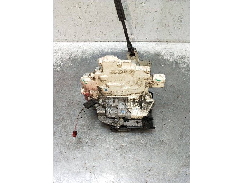 Recambio de motor cierre centralizado delantero derecho para seat leon (1p1) 1.9 tdi referencia OEM IAM 1F1837016 5P 