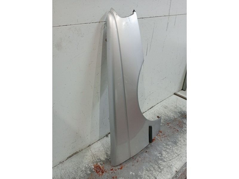 Recambio de aleta delantera derecha para peugeot 405 ii (4b) 1.9 d referencia OEM IAM   