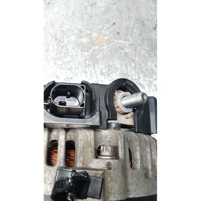 Recambio de alternador para kia stonic (yb) 1.0 t-gdi referencia OEM IAM 3730004950 8400383 130A