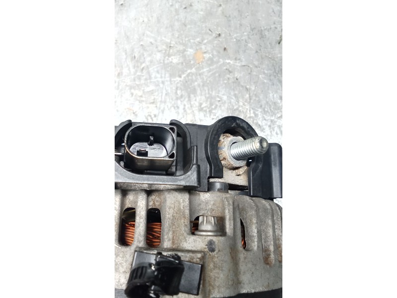 Recambio de alternador para kia stonic (yb) 1.0 t-gdi referencia OEM IAM 3730004950 8400383 130A