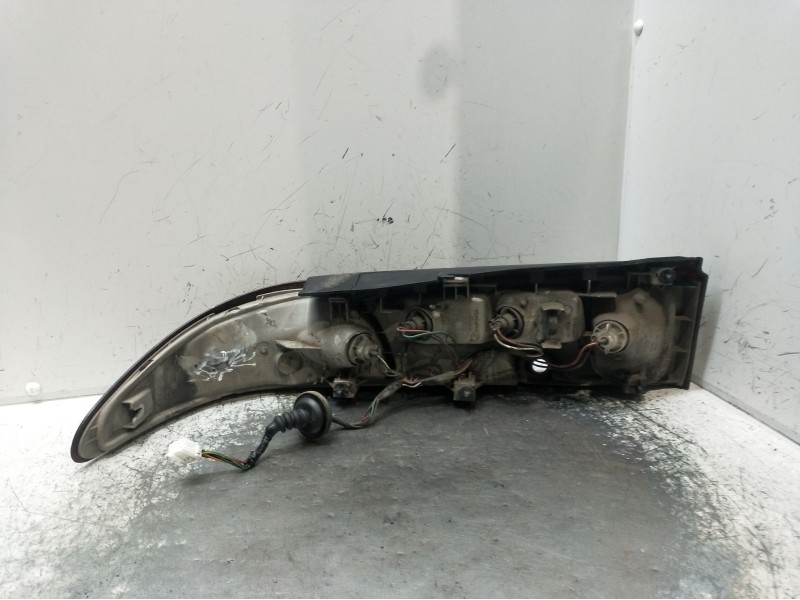 Recambio de piloto trasero derecho para ford probe 24v referencia OEM IAM   