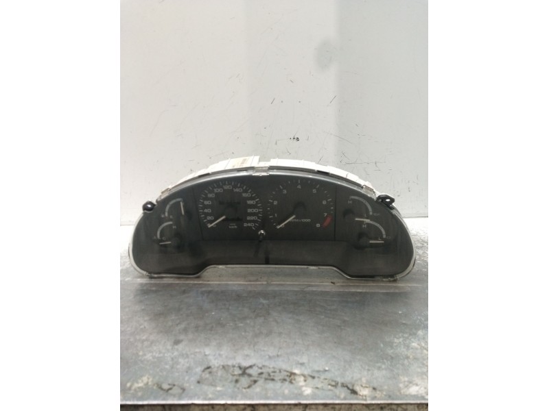 Recambio de cuadro instrumentos para ford probe 24v referencia OEM IAM 0600000602138  