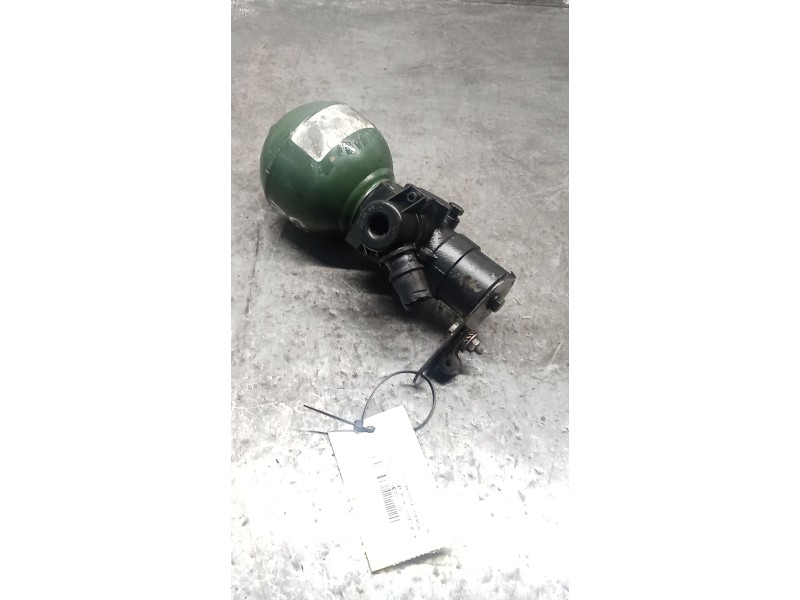 Recambio de acumulador central amortiguacion para citroën xantia berlina 1.6 armonia referencia OEM IAM 588684  