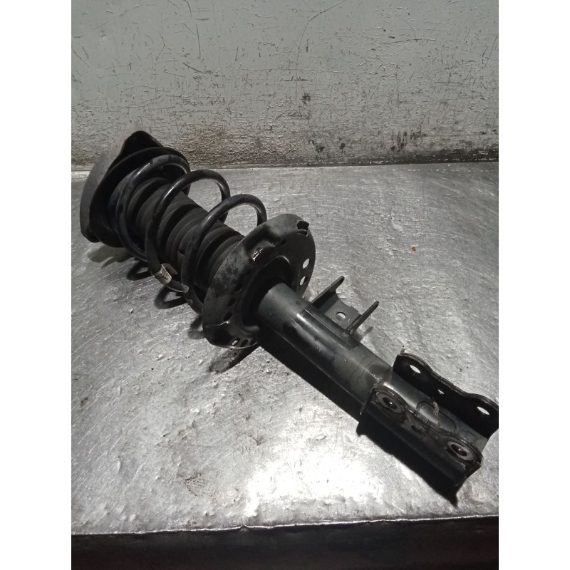 Recambio de amortiguador delantero derecho para mercedes-benz cla shooting brake (x117) cla 200 cdi / d (117.908) referencia OEM