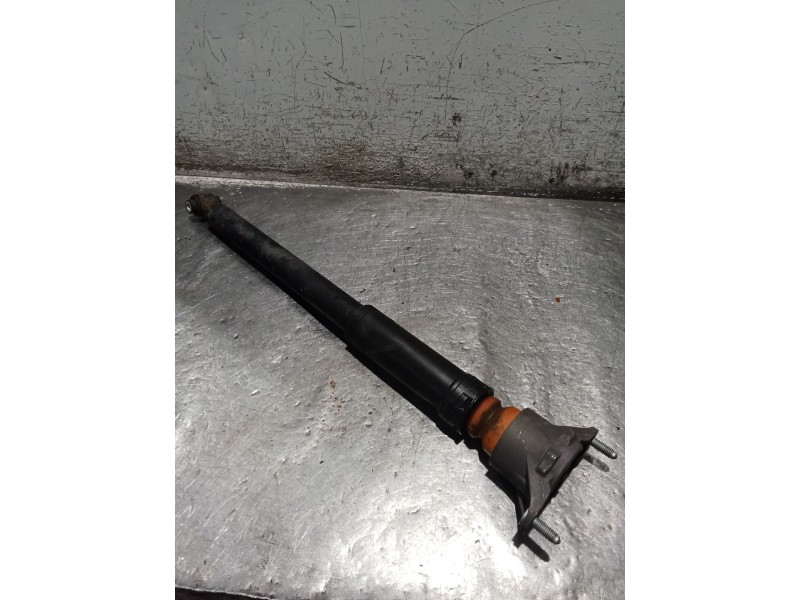 Recambio de amortiguador trasero izquierdo para mercedes-benz cla shooting brake (x117) cla 200 cdi / d (117.908) referencia OEM