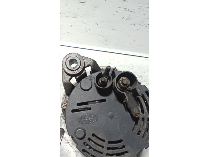 Recambio de alternador para fiat punto berl. (176) 60 sx referencia OEM IAM 63321600 65A 