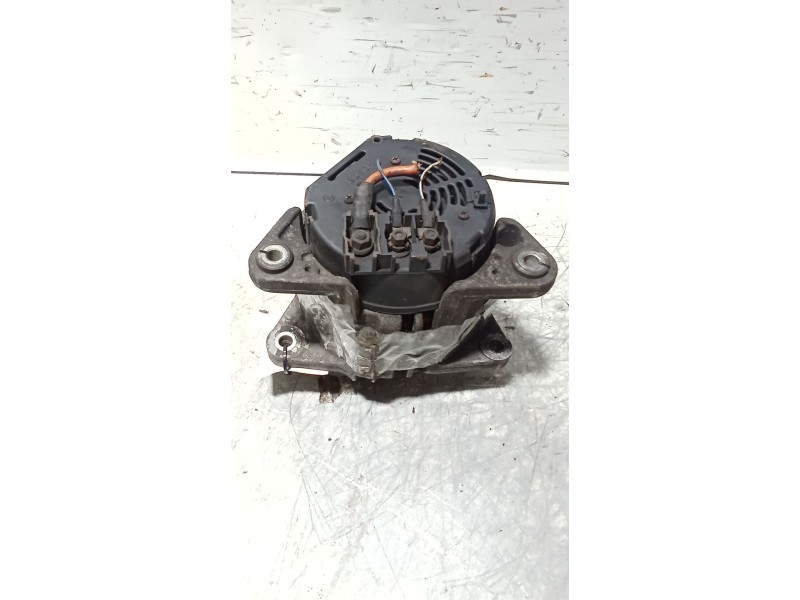Recambio de alternador para ford fiesta berlina (dx) ambiente referencia OEM IAM 0123310054 96FB10300DE 70A
