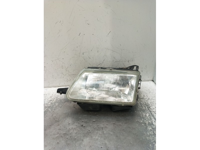 Recambio de faro izquierdo para citroën saxo (s0, s1) 1.5 d referencia OEM IAM   