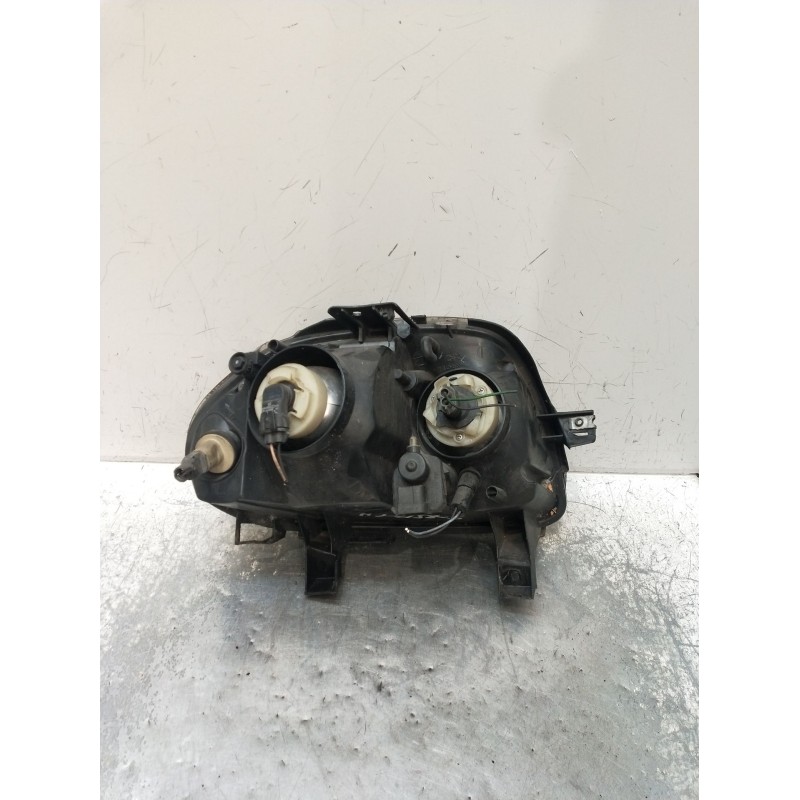 Recambio de faro izquierdo para renault clio ii (bb_, cb_) 1.9 dti (b/cb0u) referencia OEM IAM   