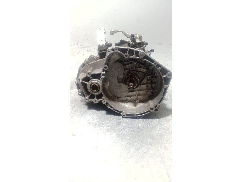 Recambio de caja cambios para opel vectra c berlina 1.9 16v cdti cat (z 19 dth / lrd) referencia OEM IAM F40 R05043875F1 