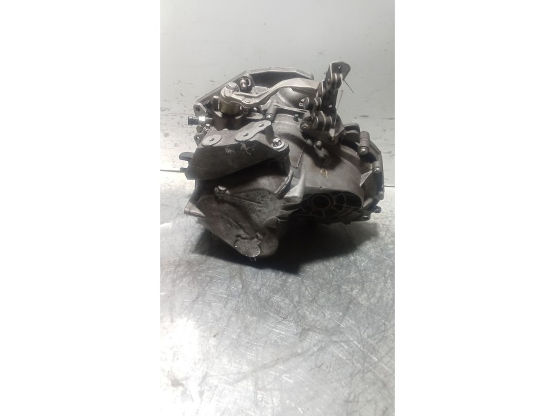 Recambio de caja cambios para opel vectra c berlina 1.9 16v cdti cat (z 19 dth / lrd) referencia OEM IAM F40 R05043875F1 