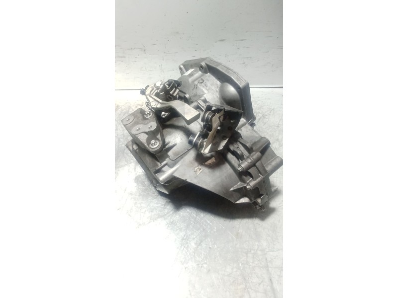 Recambio de caja cambios para opel vectra c berlina 1.9 16v cdti cat (z 19 dth / lrd) referencia OEM IAM F40 R05043875F1 