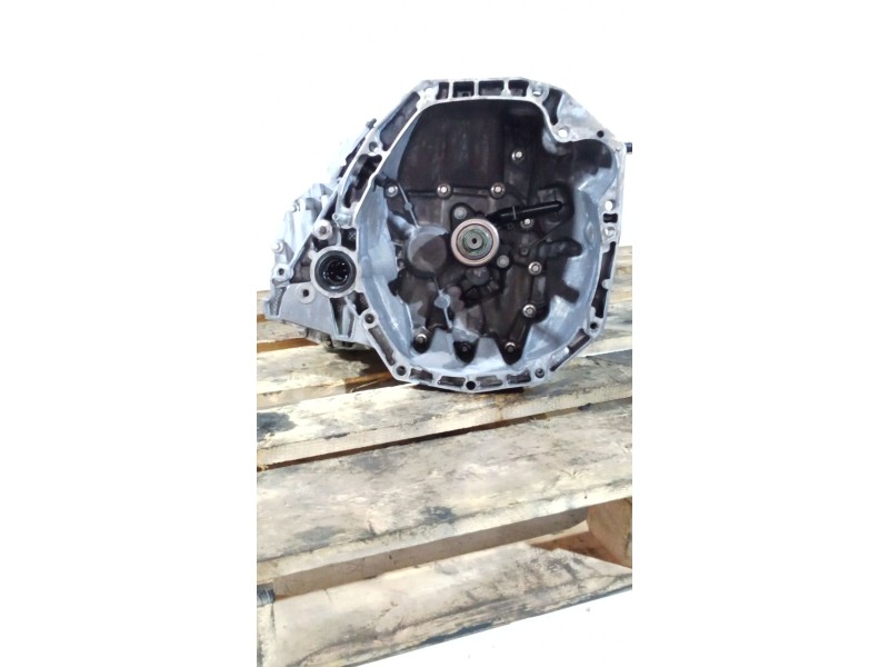 Recambio de caja cambios para renault captur dynamique referencia OEM IAM JR5332 5V A340551