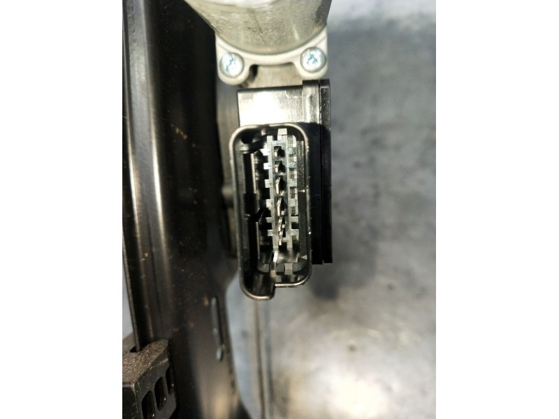 Recambio de elevalunas delantero izquierdo para nissan qashqai ii (j11, j11_) 1.2 dig-t referencia OEM IAM C18310203 807014EA3C 