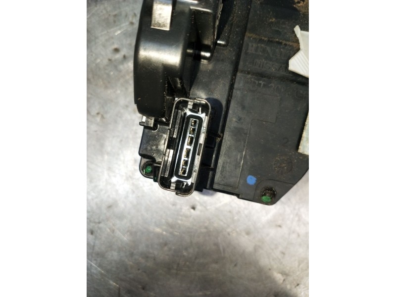 Recambio de motor cierre centralizado delantero izquierdo para nissan qashqai ii (j11, j11_) 1.2 dig-t referencia OEM IAM  5P 