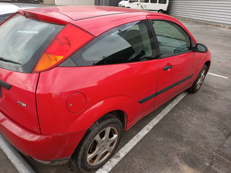 ford focus berlina (cak) del año 2004