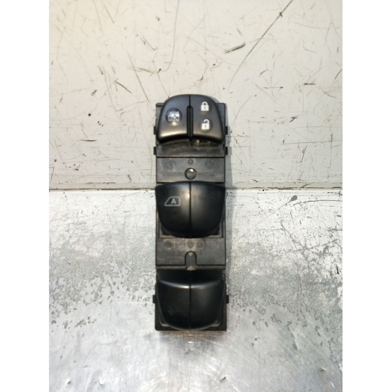 Recambio de mando elevalunas delantero izquierdo para nissan qashqai ii (j11, j11_) 1.2 dig-t referencia OEM IAM  5P 