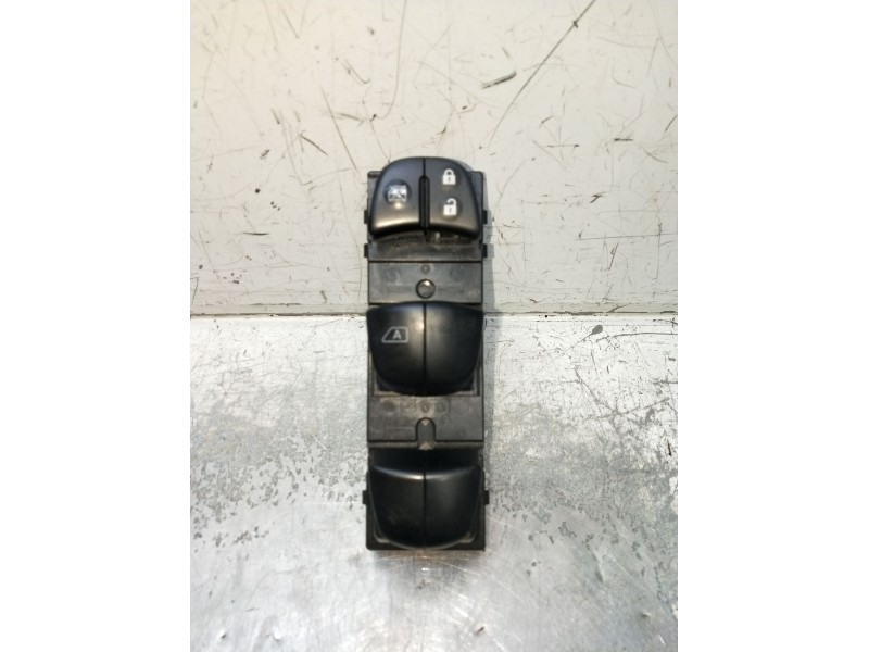 Recambio de mando elevalunas delantero izquierdo para nissan qashqai ii (j11, j11_) 1.2 dig-t referencia OEM IAM  5P 