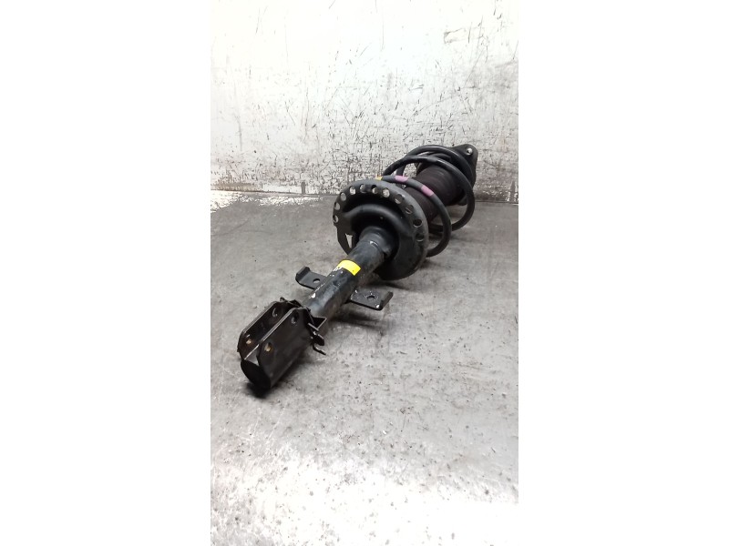 Recambio de amortiguador delantero izquierdo para renault captur dynamique referencia OEM IAM 543020638R  