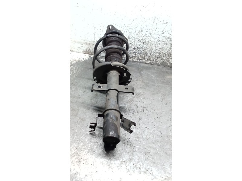 Recambio de amortiguador delantero izquierdo para renault captur dynamique referencia OEM IAM 543020638R  