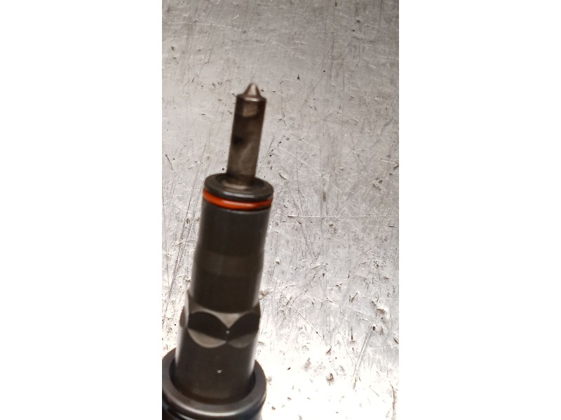 Recambio de inyector para volkswagen golf v (1k1) 1.9 tdi referencia OEM IAM 038130073AG 0414720215 BOSCH