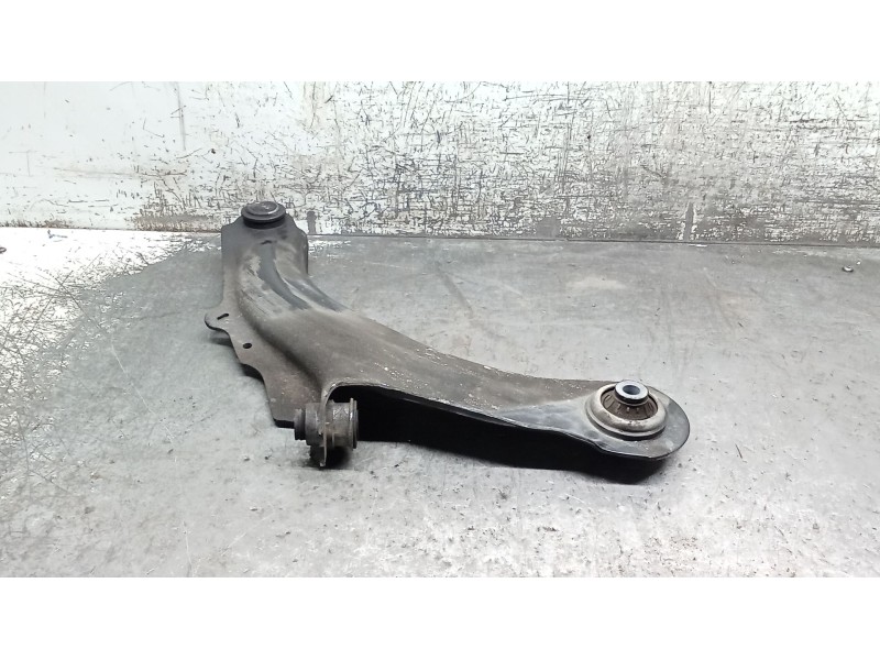 Recambio de brazo suspension inferior delantero izquierdo para renault captur dynamique referencia OEM IAM   