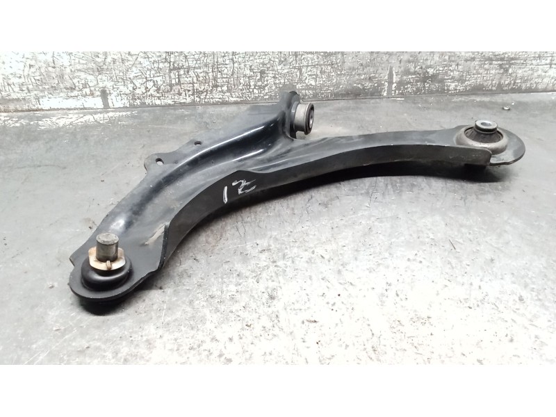 Recambio de brazo suspension inferior delantero izquierdo para renault captur dynamique referencia OEM IAM   