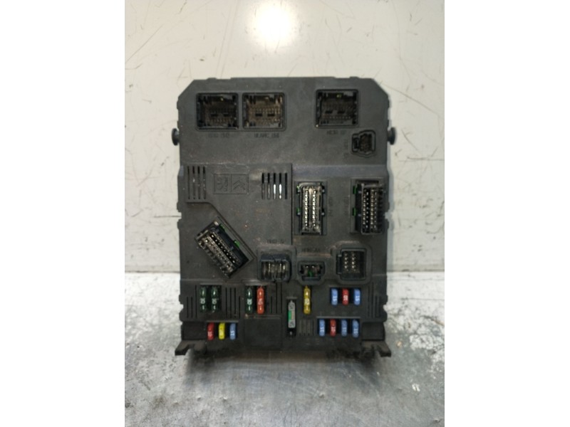 Recambio de caja reles / fusibles para citroën xsara picasso referencia OEM IAM 93533667580 BSIE0100 S118085320